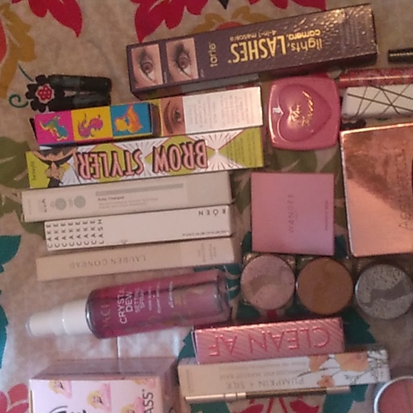 High-end makeup - Picture 4 of 12